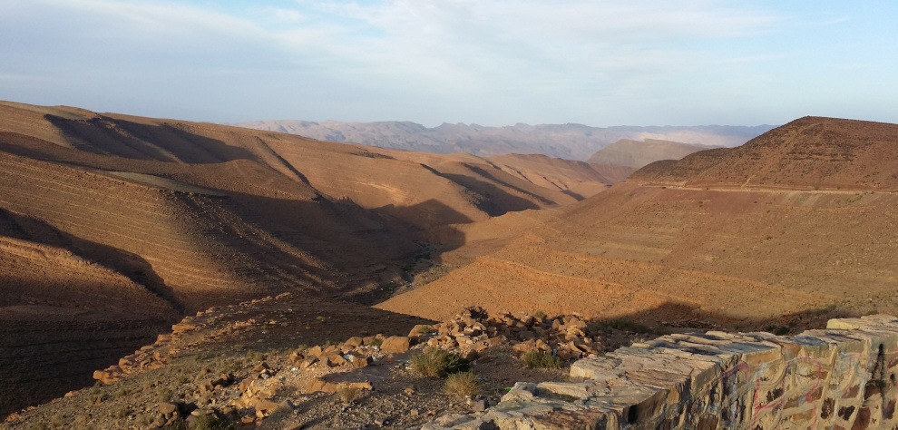 road from agdez to ouarzazate-990×474